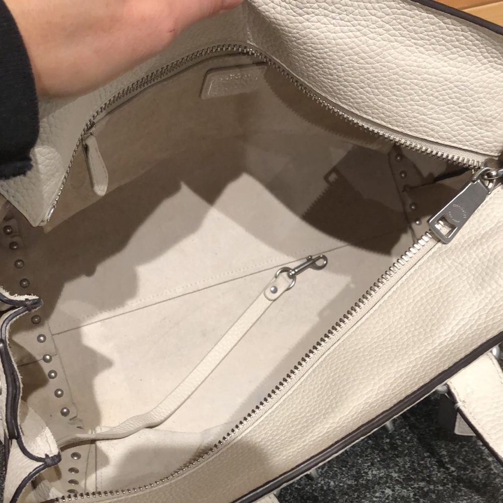 🛑NO TOUCHY! TRADED! 🛑Coach Studded Rivet Swagger!! - Picture 10 of 15